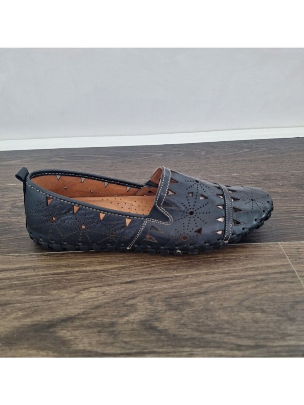 💙 Spring Step Women's Leather Laser Cut Slip-On Loafers Black EU 40 US 9 Comfor - Picture 6 of 7